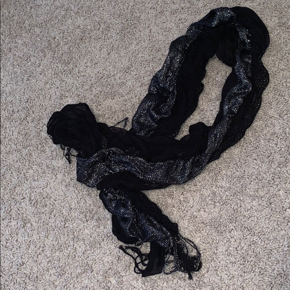 Women’s scarf